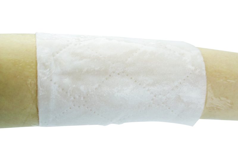 CoolTherm Burn Relief Dressing 10cm x 10cm - Image 2